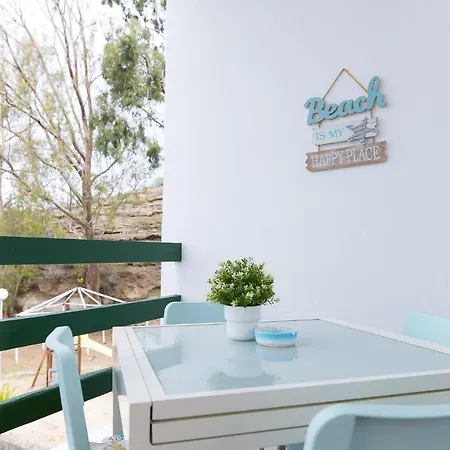 Sea View, Newly Renovated, 2 Bedrooms In Appartement